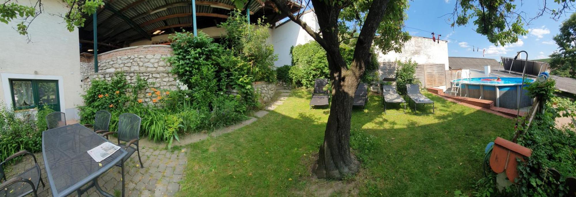 Отель Weingut Bohrn Himmelbett Herrnbaumgarten Экстерьер фото