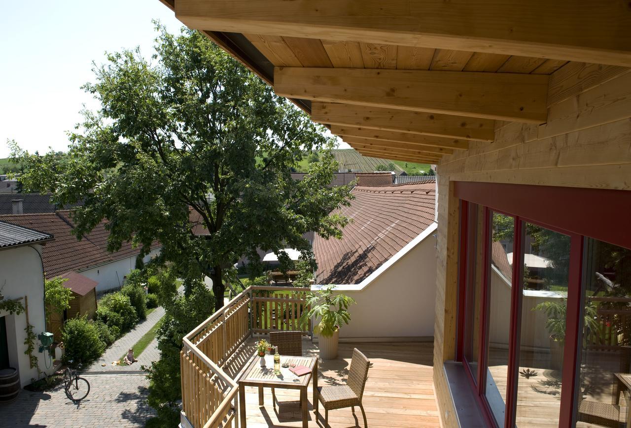 Отель Weingut Bohrn Himmelbett Herrnbaumgarten Экстерьер фото
